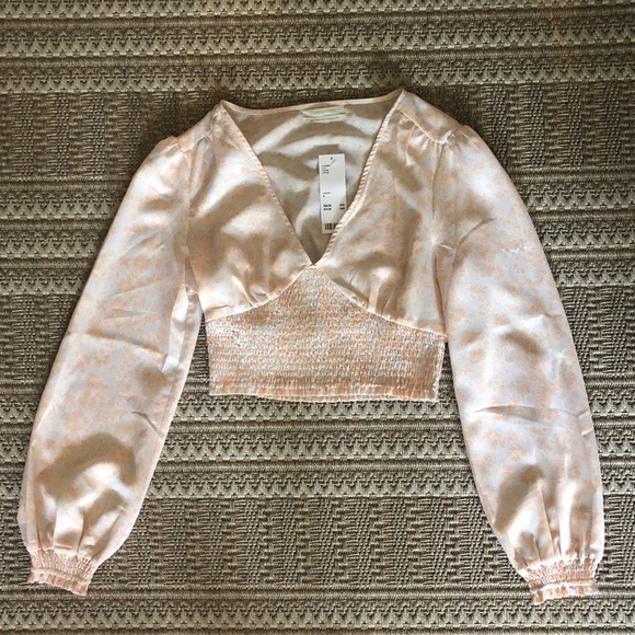 Urban Outfitters Tops - Urban Outfitters Blouse Cropped sz S